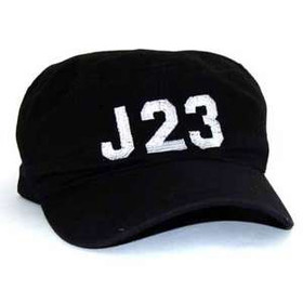 Czapka J23 01 (białe logo)